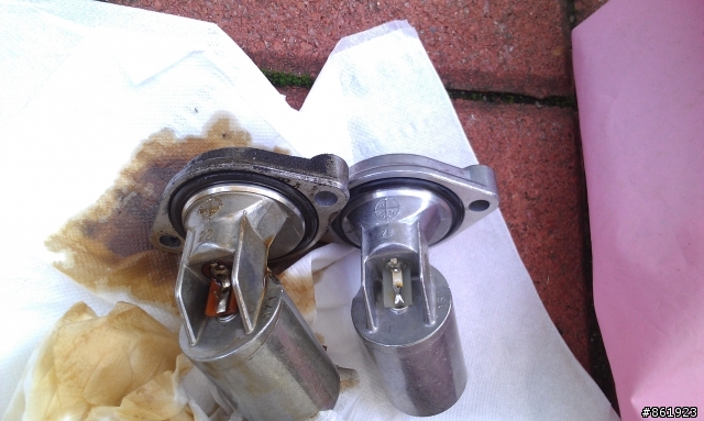 W210 剎車燈開關(Brake Light Switch), 油位感知器(Oil level sensor)更換及機油壓力測試口油漬