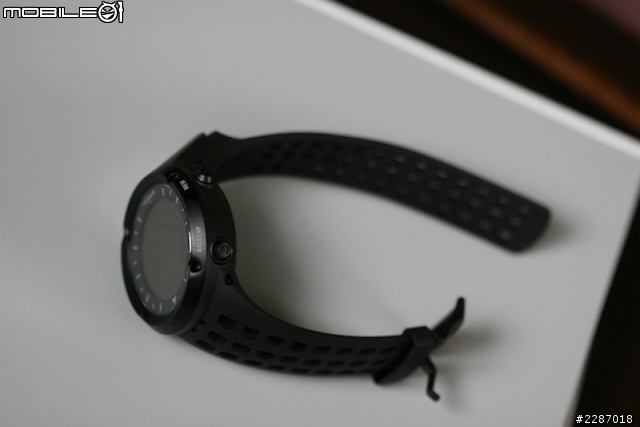 開箱:Suunto Ambit GPS OutDoor錶(黑色)開箱分享