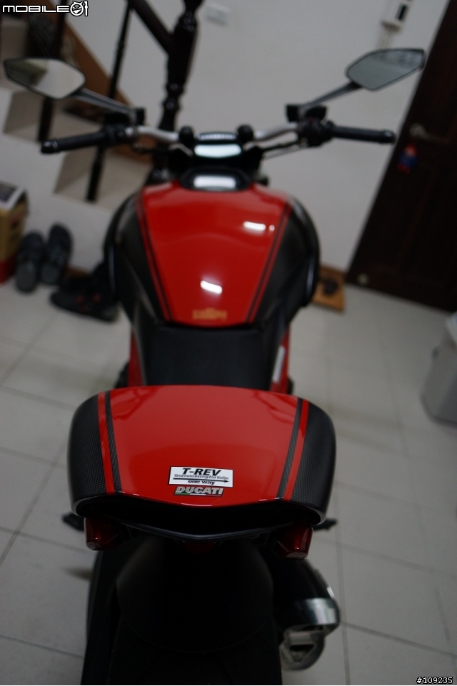 暗黑破壞神--DUCATI DIAVEL Carbon 開箱+ZARD & T-REV