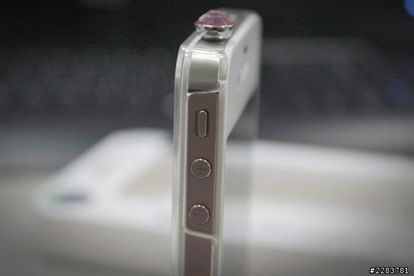 【開箱】Discovery buy iPhone 4S 施華洛世奇粉鑽殼