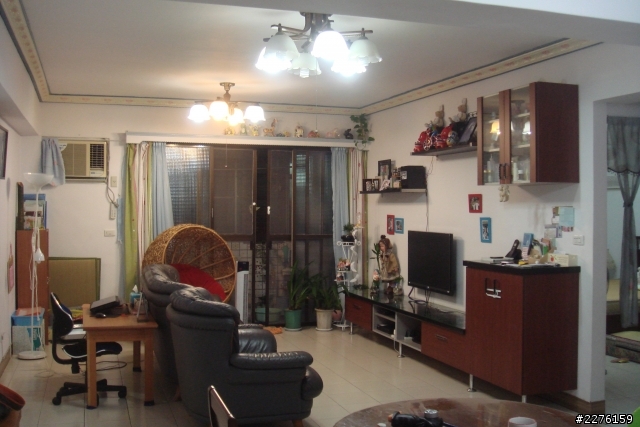 請教客廳兼書房的問題