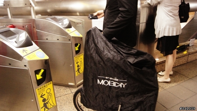 輕鬆通勤!! MOBIKY 方便性大考驗!! 6點下班時間台北車站到忠孝復興實測~