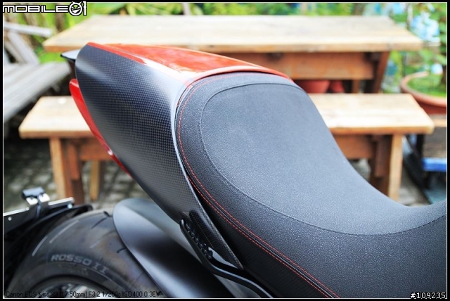 暗黑破壞神--DUCATI DIAVEL Carbon 開箱+ZARD & T-REV