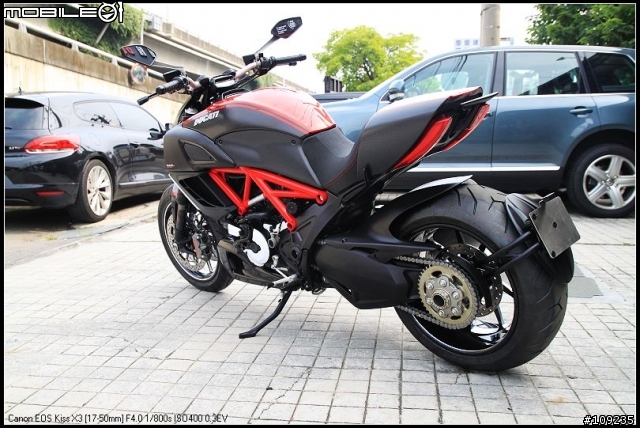 暗黑破壞神--DUCATI DIAVEL Carbon 開箱+ZARD & T-REV