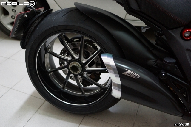 暗黑破壞神--DUCATI DIAVEL Carbon 開箱+ZARD & T-REV