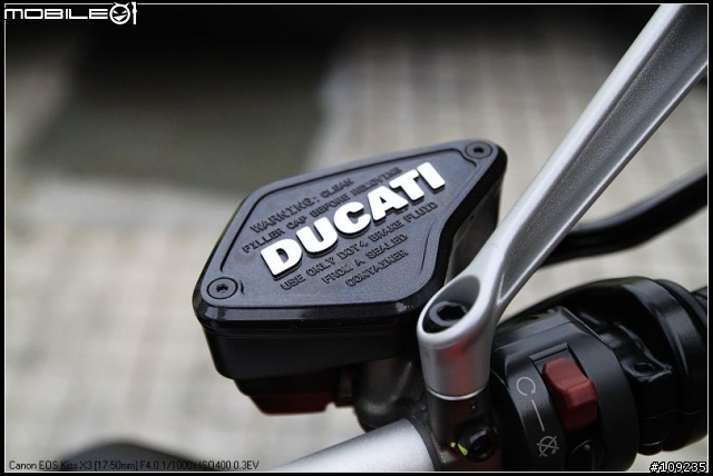 暗黑破壞神--DUCATI DIAVEL Carbon 開箱+ZARD & T-REV