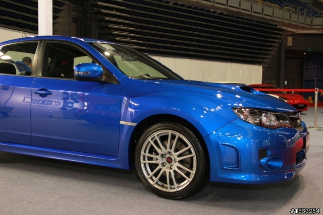 高雄車展逛一圈