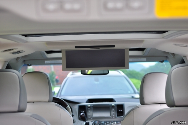 當 Toyota Sienna Limited 遇見 BMW 528 Touring(圖多)