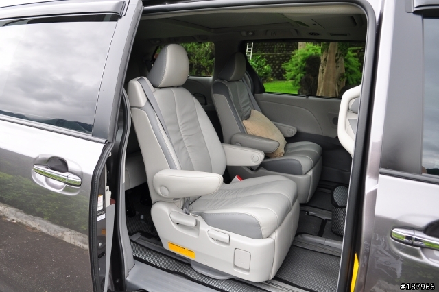 當 Toyota Sienna Limited 遇見 BMW 528 Touring(圖多)