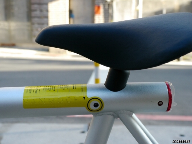 來自荷蘭的現代設計-VANMOOF