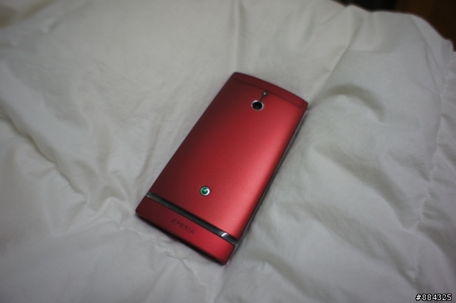 簡單開箱 - XPERIA P 紅色美學