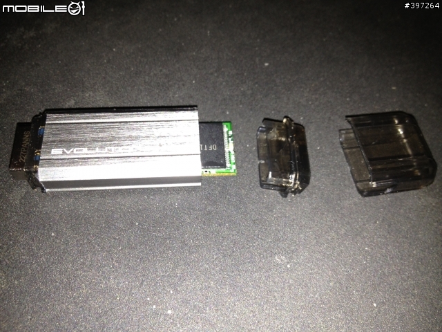 只用兩次的Verico TM03 32GB後蓋壞了.