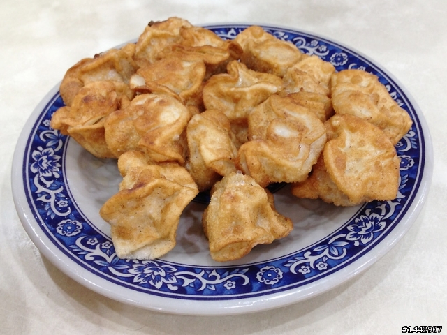 【分享】「老牌山東水餃大王」炸水餃的口味真有味