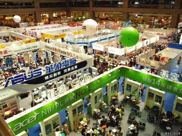 經典CCD機皇E-1 & 復古機身 E-M5在 世貿多媒體展與樂器展的邂逅