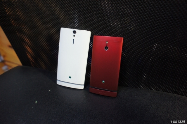 簡單開箱 - XPERIA P 紅色美學