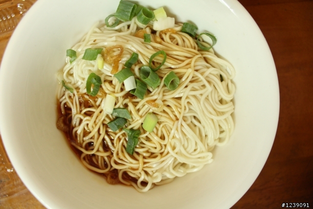 吃完只能上癮的..."懿品小珍"<麻辣鴨血專賣店>