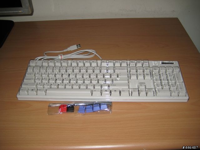 Filco Majestouch 白色中文鍵盤+淺藍色鍵帽
