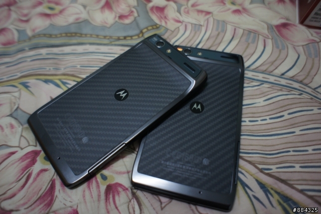 【開箱】MOTORALA RAZR 雙黑刃