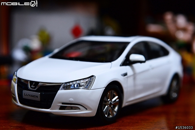 兒子最棒的生日禮物:Luxgen S5大尺寸1:18模型車。