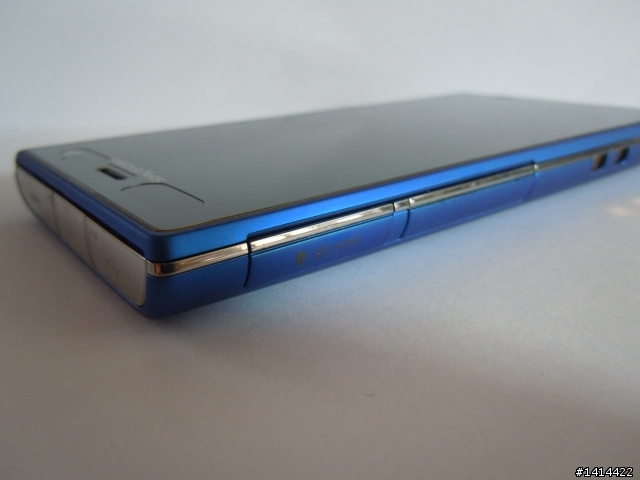 SONYERICSSON XPERIA ACRO HD ( SO-03D ) 藍色開箱