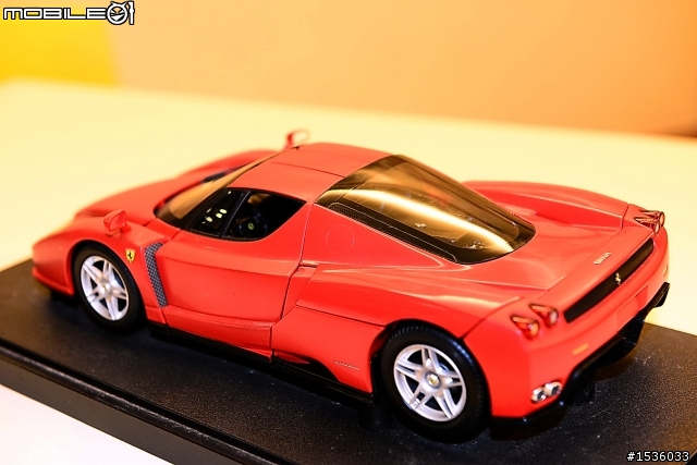 兒子最棒的生日禮物:Luxgen S5大尺寸1:18模型車。