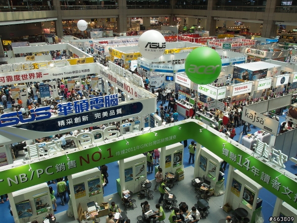 經典CCD機皇E-1 & 復古機身 E-M5在 世貿多媒體展與樂器展的邂逅