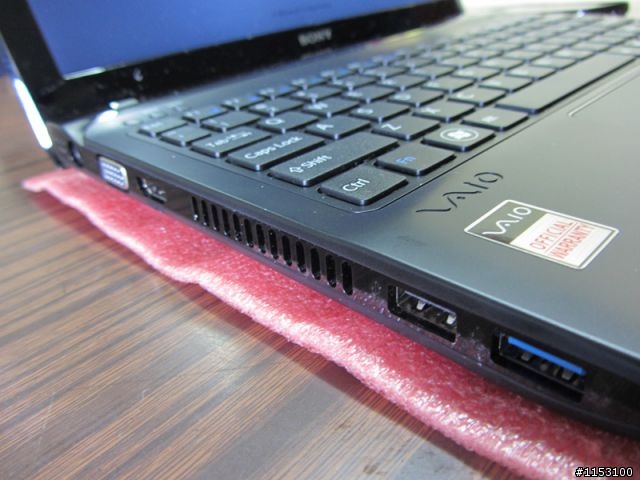 Vaio SVE11116FG/B 黑色小筆電 入手