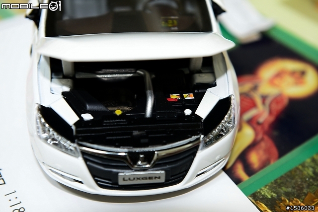 兒子最棒的生日禮物:Luxgen S5大尺寸1:18模型車。