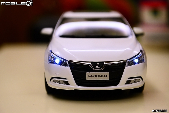 兒子最棒的生日禮物:Luxgen S5大尺寸1:18模型車。