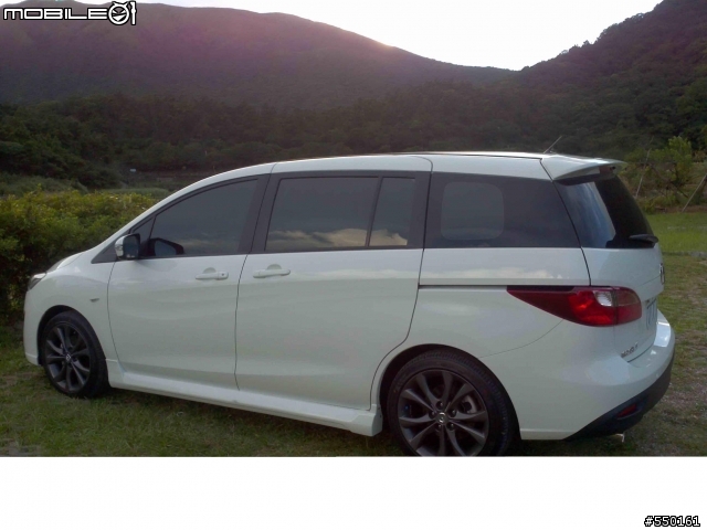雙白馬五簡單開箱+DAS-3000HD黑騎士行車記錄器+卡夢配件+防眩光後照鏡(藍鏡)+大燈燻黑燈膜+日行燈