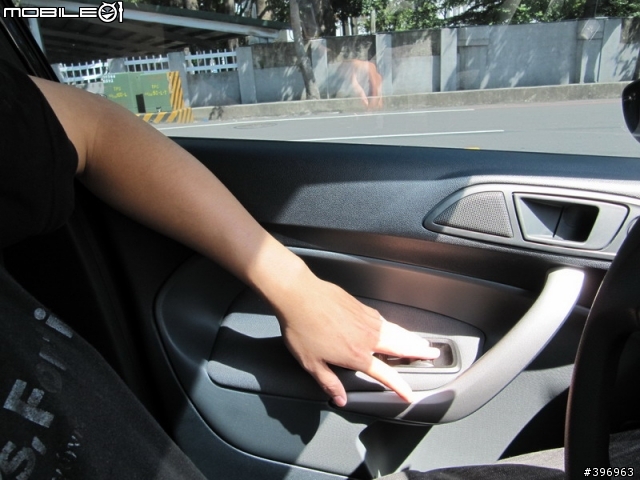 Ford Fiesta 24小時免費開回家-開車回老家..