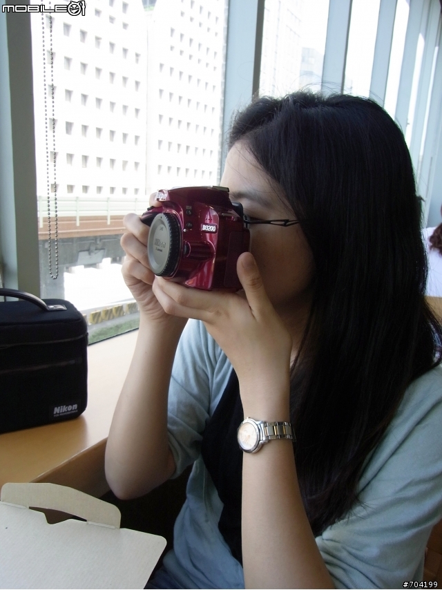 【不專業開箱文】Nikon D3200紅色
