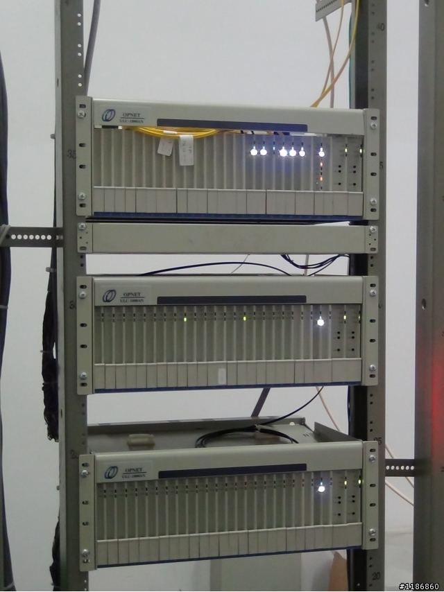 請問電信機房裡的這台機器有什麼用途?