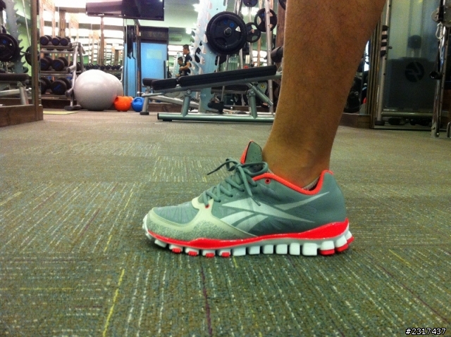 Reebok REALFLEX訓練鞋,健身房靈敏實測