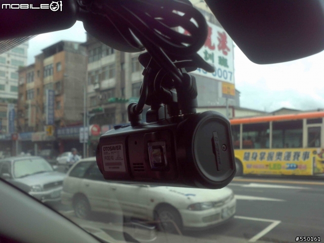 雙白馬五簡單開箱+DAS-3000HD黑騎士行車記錄器+卡夢配件+防眩光後照鏡(藍鏡)+大燈燻黑燈膜+日行燈