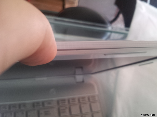 TOSHIBA 東芝 L850 邊框問題及售後