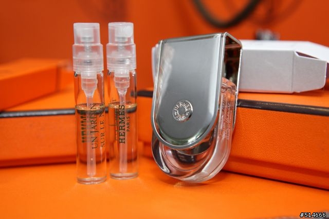 殘酷對決(上):皮件工藝之法國vs西班牙--Hermes & LOEWE "Reversible Strap"