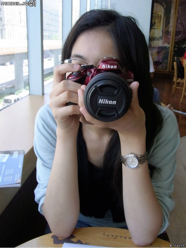 【不專業開箱文】Nikon D3200紅色