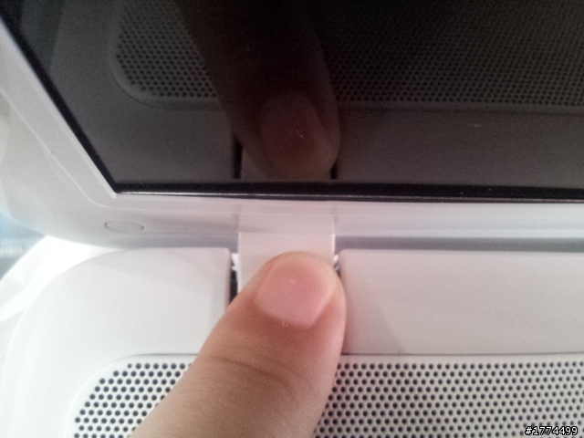 TOSHIBA 東芝 L850 邊框問題及售後