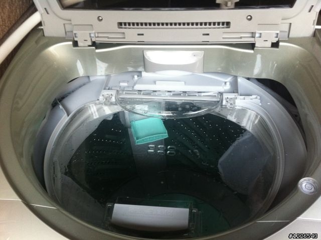 懶得照箱子的 Panasonic 15公斤智慧節能變頻洗衣機 NA-V168TBS-N 開箱文