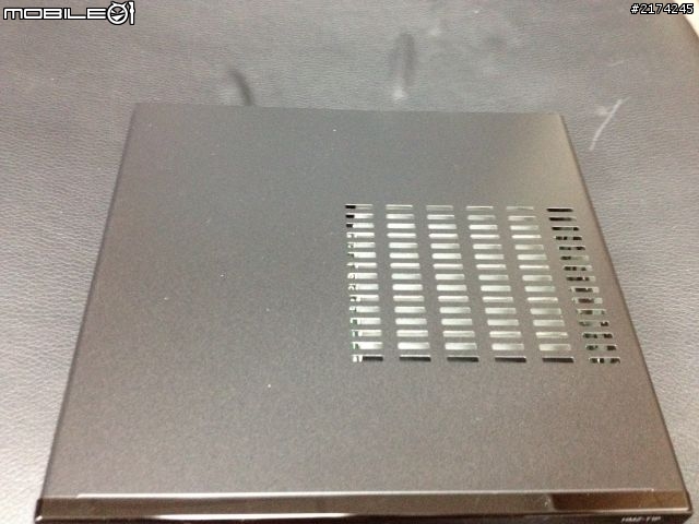 Sony 頭戴式顯示器HMZ-T1 不專業開箱文