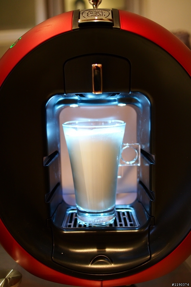 我的超級夢幻逸品!Nescafe Dolce Gusto Circolo膠囊咖啡機開箱記
