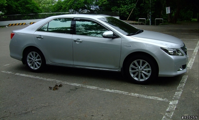 CAMRY HYBRID V 開箱 . 油耗居然只有10.3 == 滿三年 更新