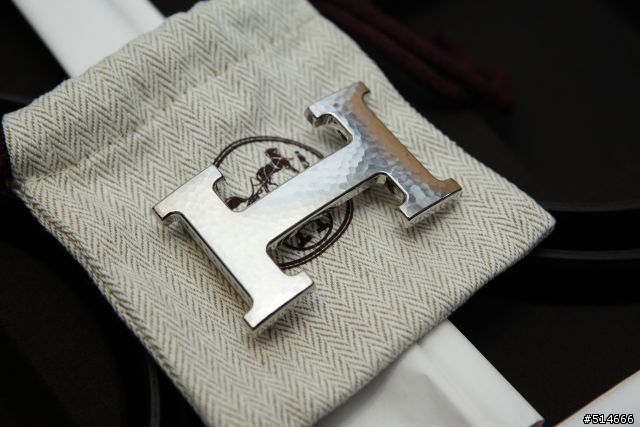 殘酷對決(上):皮件工藝之法國vs西班牙--Hermes & LOEWE "Reversible Strap"