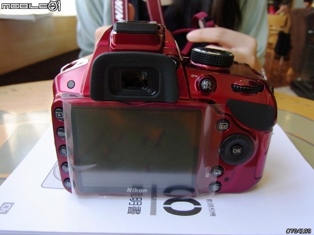 【不專業開箱文】Nikon D3200紅色