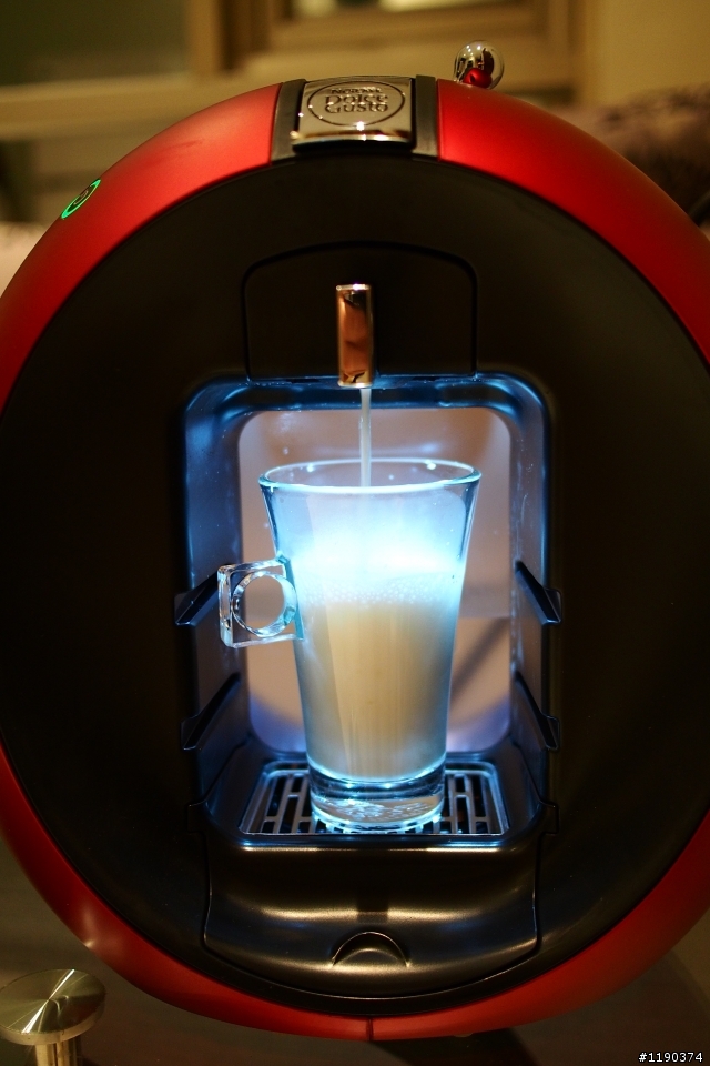 我的超級夢幻逸品!Nescafe Dolce Gusto Circolo膠囊咖啡機開箱記