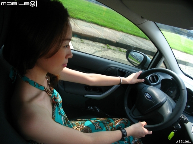 Ford Fiesta 菜菜子一日試乘