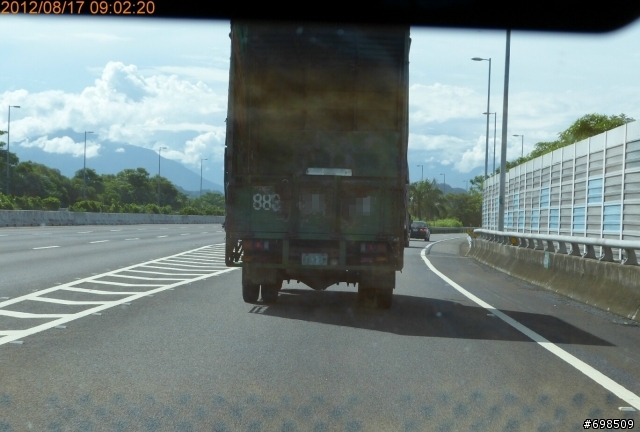 改主題: 違法改裝車上國道_糾舉進度報告(同場加映 與路霸的過招)