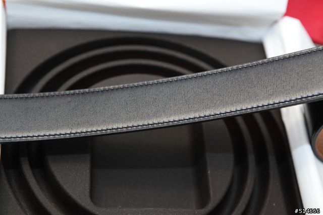 殘酷對決(上):皮件工藝之法國vs西班牙--Hermes & LOEWE "Reversible Strap"