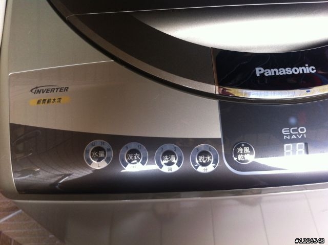 懶得照箱子的 Panasonic 15公斤智慧節能變頻洗衣機 NA-V168TBS-N 開箱文